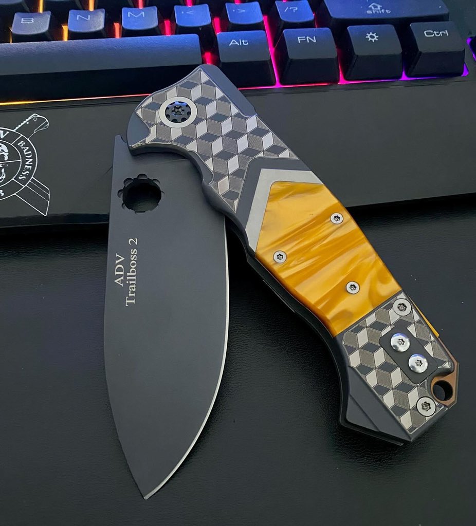 Adv44Trader's tweet photo. Some very awesome laser art by my son Nathan De Villiers@ndvtactical #customknife #knifemaker #knifecollection #knifecollectors #titaniumart #advknives https://t.co/CUIrjXV0eY