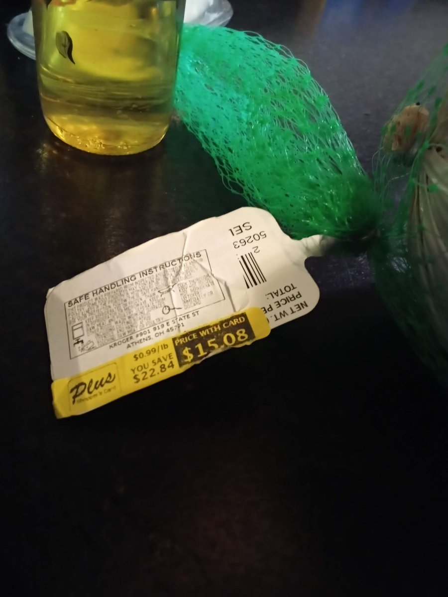MakingFoodUp's tweet photo. I got an awesome deal yesterday. 99c a pound. It's now in the oven. https://t.co/0ffxtX9h6L
