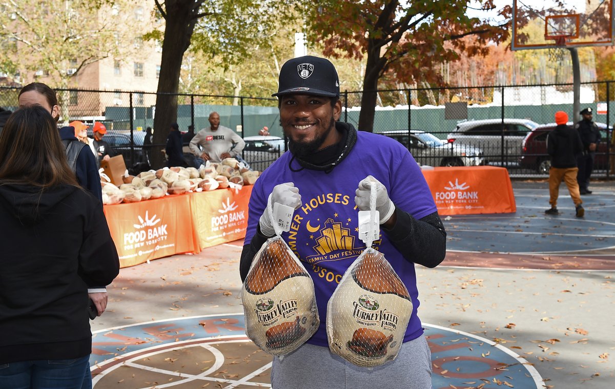 Happy Thanksgiving from Food Bank For New York City! 🧡🍗Thanks to generous New Yorkers like you, we were able to provide turkeys to over 22,000 families in NYC this holiday season. We are grateful for your continued support. #FoodBank4NYC