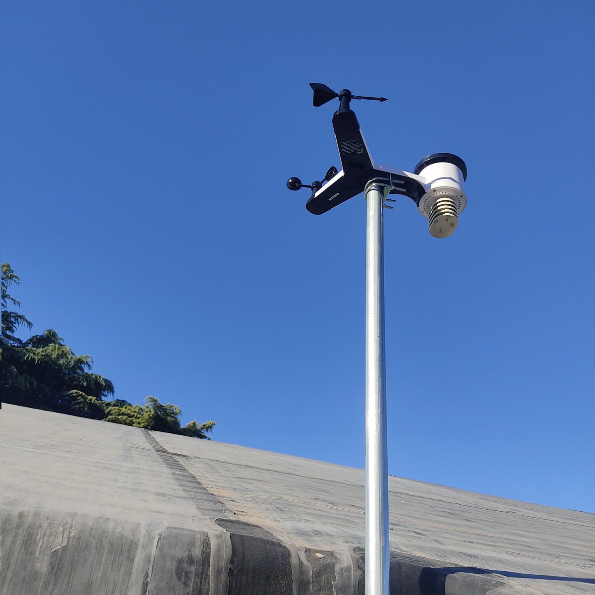 CepaCampoamor's tweet image. En #CepaCampoamor d CP Madrid I Mujeres @IIPPGob ya contamos con nuevo recurso pedagógico, una estación meteorológica de @Meteosierranort Proyecto inspirado en  @cepasierranorte y en el #Erasmus @sepiegob en #CPIABolgna al visitar Dpto. Educación d Facultad Formación Uni. Bolonia