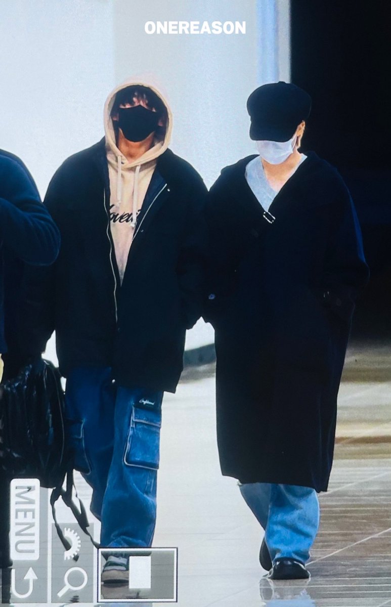 Mingookie22's tweet photo. How cute couple. OMG is it dream 😭😭😭 I'm really happy. Gcf memories going to be renew. 😭😭❤️❤️❤️ #Jikook #kookmin https://t.co/yMvf9IDDpz