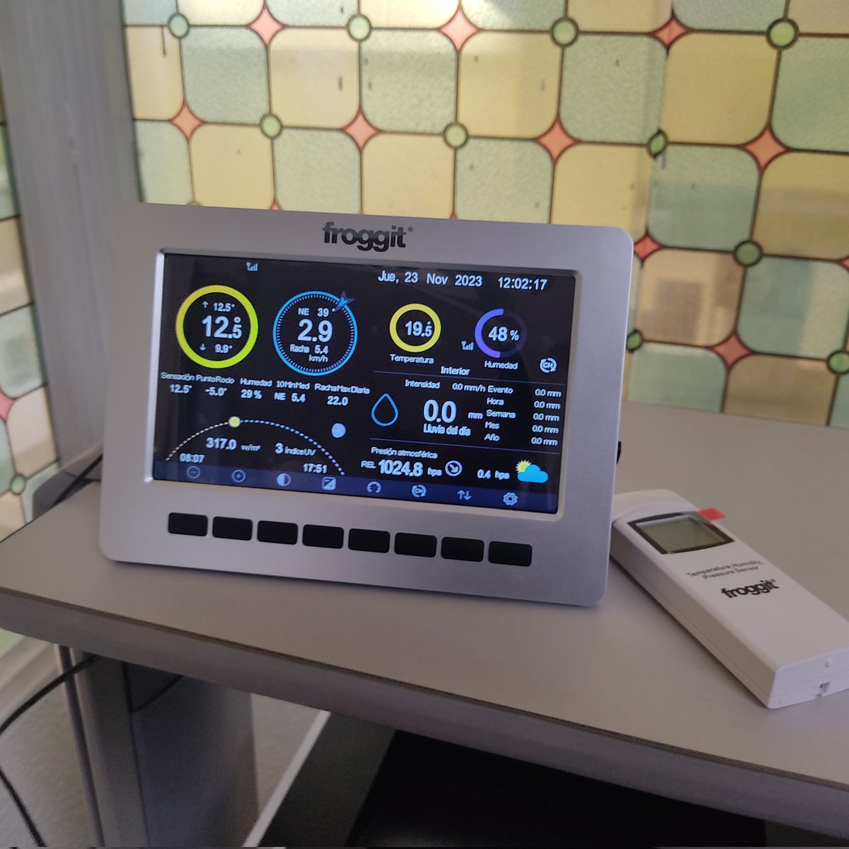 En #CepaCampoamor d CP Madrid I Mujeres <a href="/IIPPGob/">Instituciones Penitenciarias</a> ya contamos con nuevo recurso pedagógico, una estación meteorológica de <a href="/Meteosierranort/">Meteosierranorte</a> Proyecto inspirado en  <a href="/cepasierranorte/">CEPA Sierra Norte - 🇪🇺Centro Erasmus+🇪🇺</a> y en el #Erasmus <a href="/sepiegob/">SEPIE</a> en #CPIABolgna al visitar Dpto. Educación d Facultad Formación Uni. Bolonia