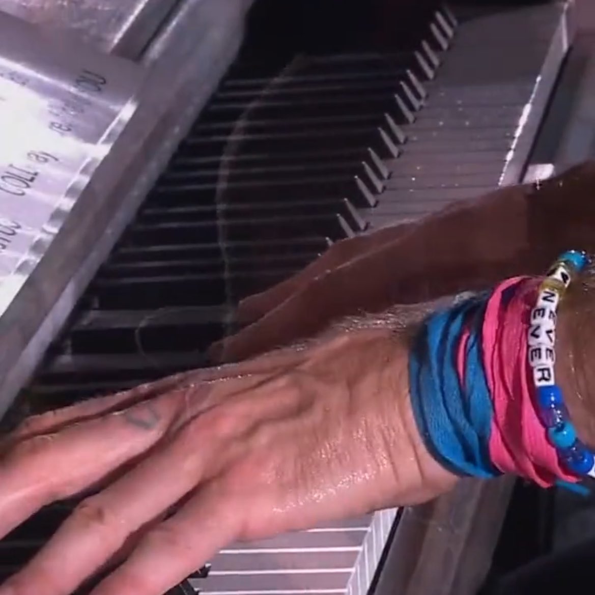 angel ∩^ω^∩🌙✨♡ tweet media