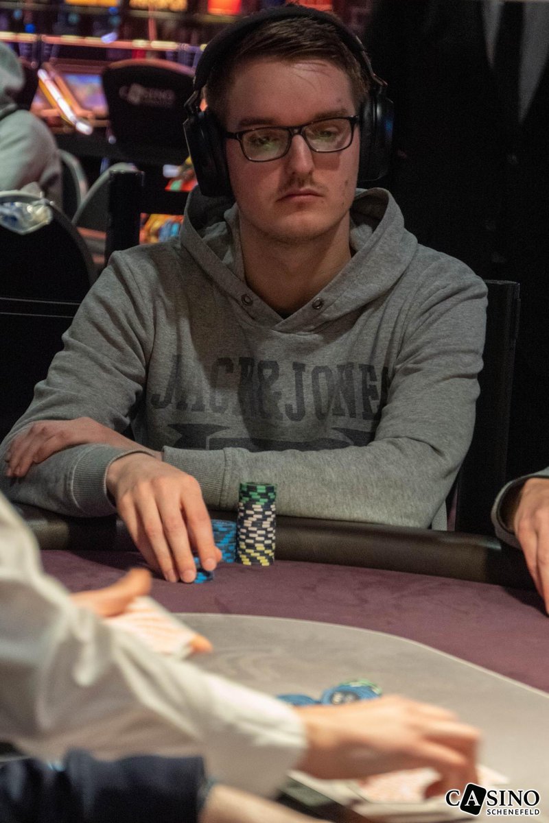 bastiii0301's tweet photo. Eingetütet im 1.100€ Nordic Poker Festival Mainevent im Casino Schenefeld. In zwei Tagen geht es weiter mit 93k bei Blinds 2k/4k, also alles noch im Rahmen.  🫣 Vielen Dank auch an @hochgepokert für den spannenden Blog! Wir sehen uns am Samstag. ✌🏻 https://t.co/pxslr0zYIF