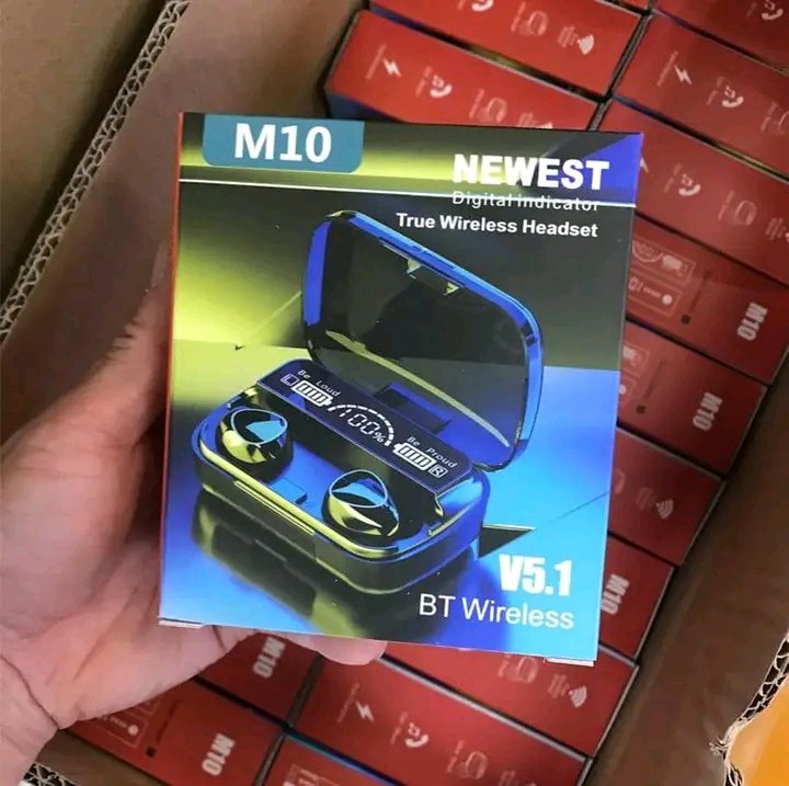 capilloux's tweet photo. @capilloux 
Earbuds 👂 bluetooth M10 
Enjoy shopping like never before.

Contact: +50949017078

#haiti #earbuds #earphones #ayisyen https://t.co/LQc7Ys2jnY