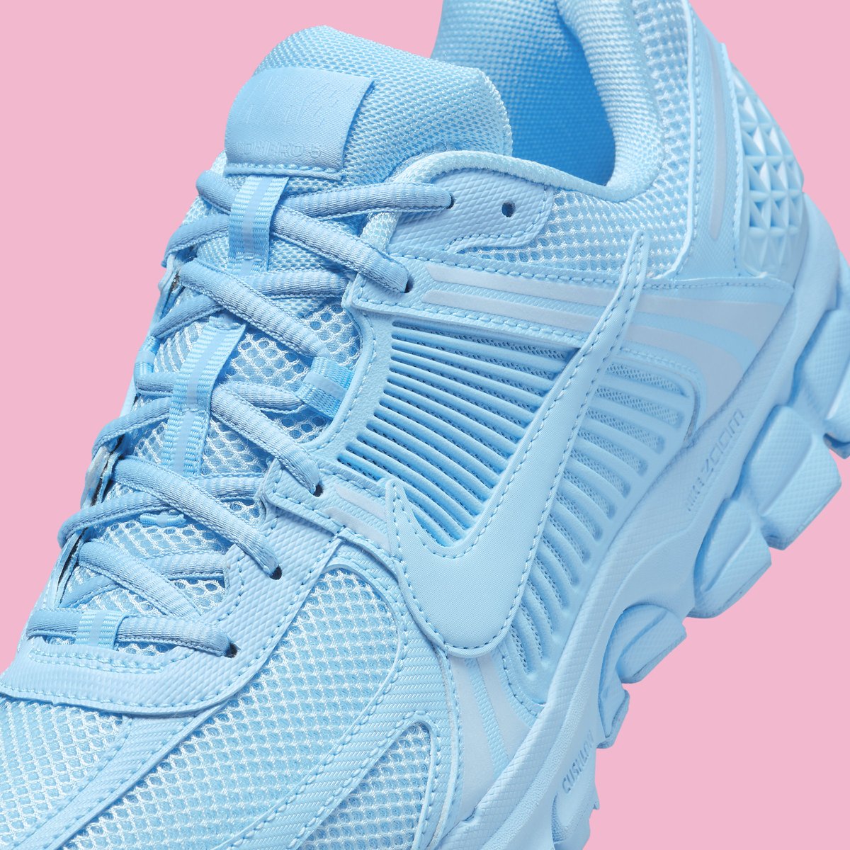 First Looks // Nike Zoom Vomero 5 "University Blue" 👀

SEE MORE: tinyurl.com/2sf388u6