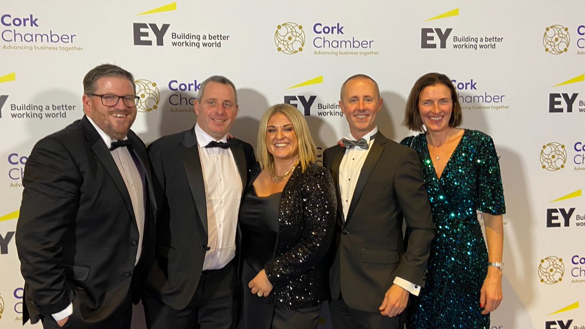 UnioWealth's tweet photo. Great night had by all as members of our #Cork and #Dublin teams attended the @corkchamber Dublin dinner on Tuesday, attended by 600 business leaders and ably hosted by @jacquihurley, celebrating the continued collaborative success between Cork and Dublin. #CCDD23 #UNIO https://t.co/pUM4qdcpjA