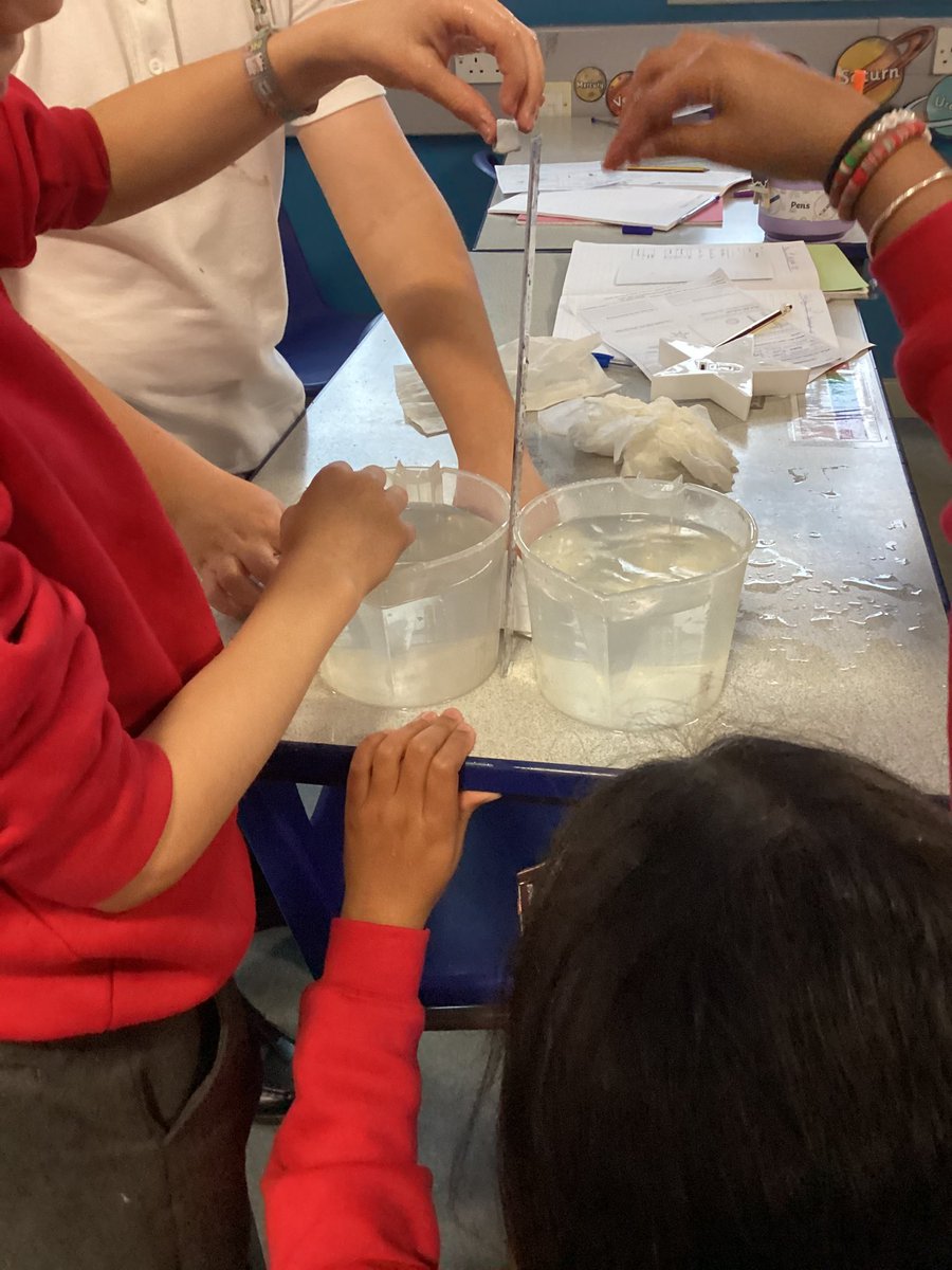 MoorlandsHudds's tweet image. Year 5 have been investigating water resistance by looking at different shapes and the speed it takes for them to travel through water. #MPSYear5 #MPSScience