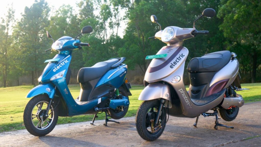 Hero Electric Duet E, Hero's pioneering electric scooter, is now available in India at an unbeatable price of just ₹52,000. 

Unlock the potential for journeys up to 250 kilometers with this eco-friendly ride. 🛵#HeroElectric #DuetE #ElectricScooter