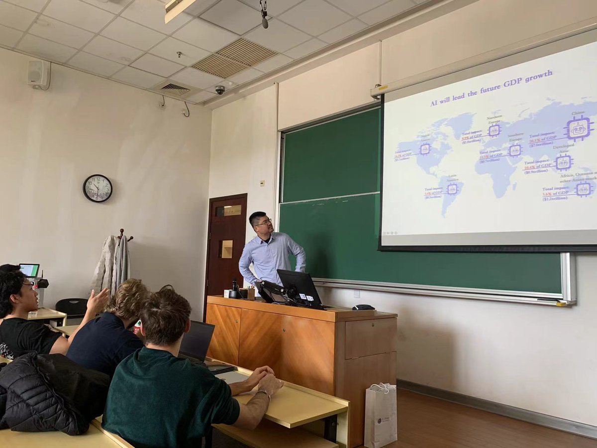 RayvonFeng's tweet photo. #OpenPie and I are always very thankful for getting where we are today. Giving back has always been our mission since day-1. We have also been guest lecturing at Fudan Univ per the tradition of entrepreneurship. P.S. thanks the #PieCloudDB database community too. https://t.co/IAIlCcTilZ