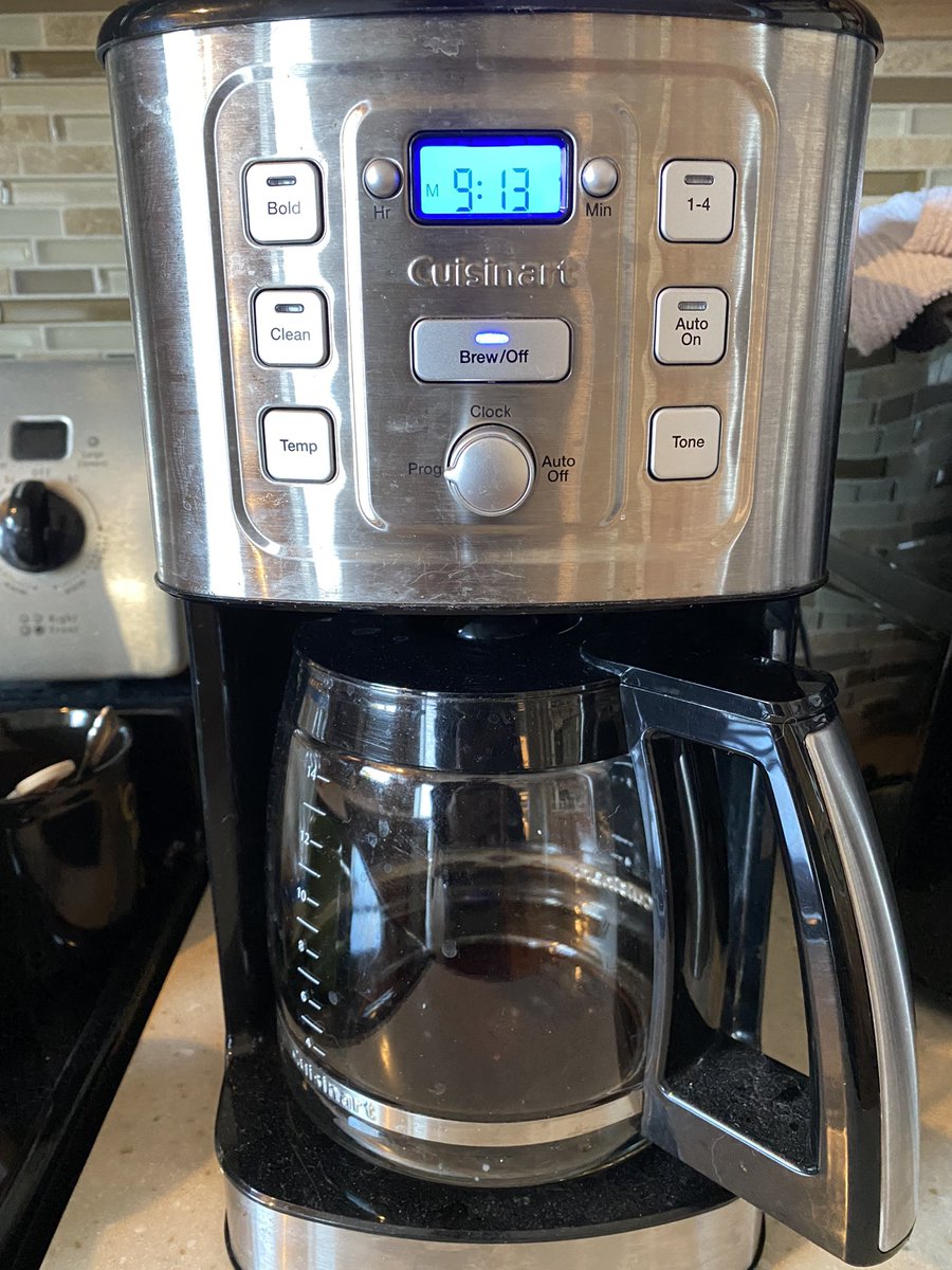 You know everyone’s home when the *second* pot of coffee goes on at 9:13am. Happy Thanksgiving! ☕️