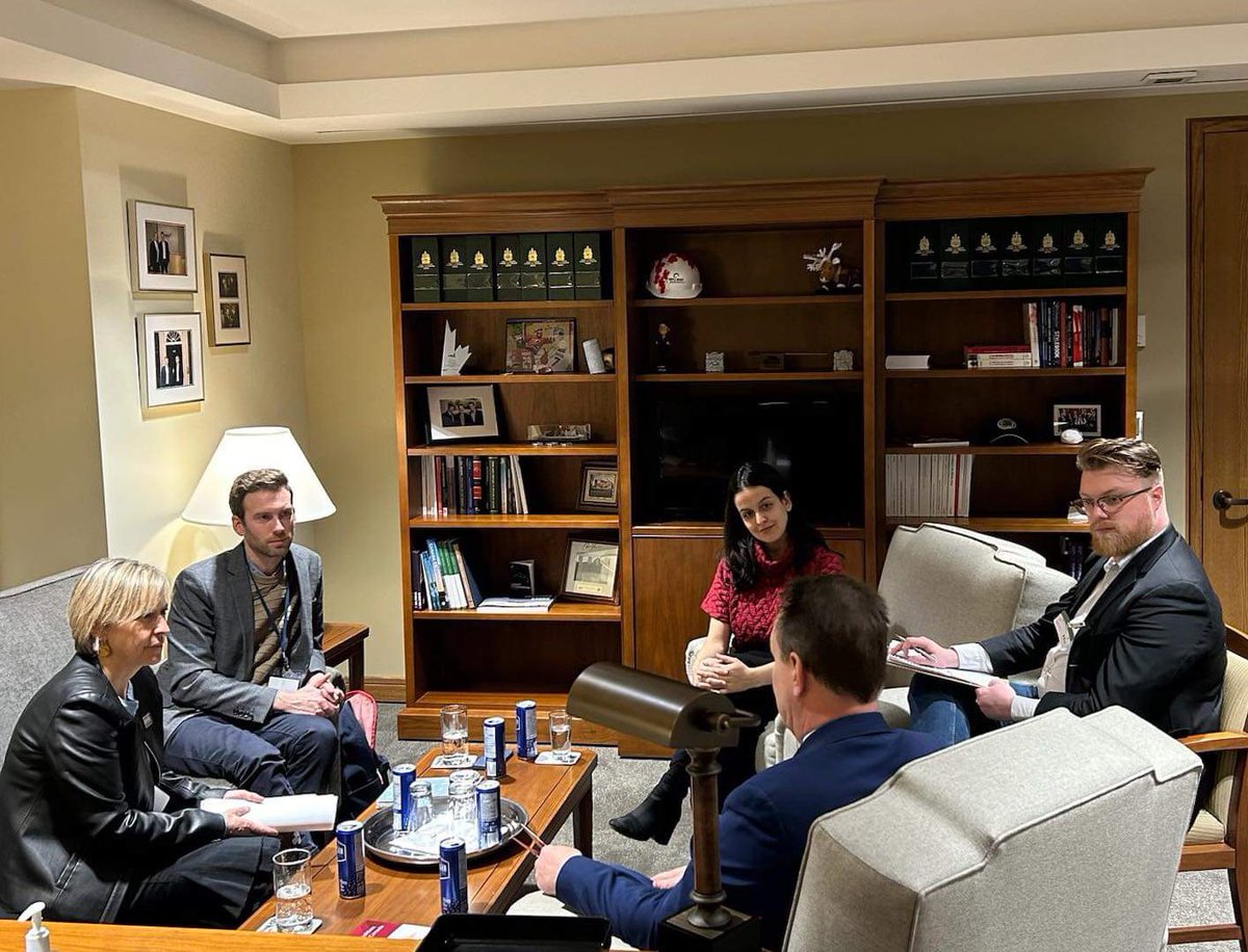 stevenmackinnon's tweet photo. Merci pour les échanges très constructifs sur le logement, l’itinérance, les infrastructures résiliantes et le transport. La collaboration avec les municipalités est essentielle et merci d’avoir partagé votre vision et vos priorités. 
#polcan #municipalites #federal https://t.co/8b4KodsXLF