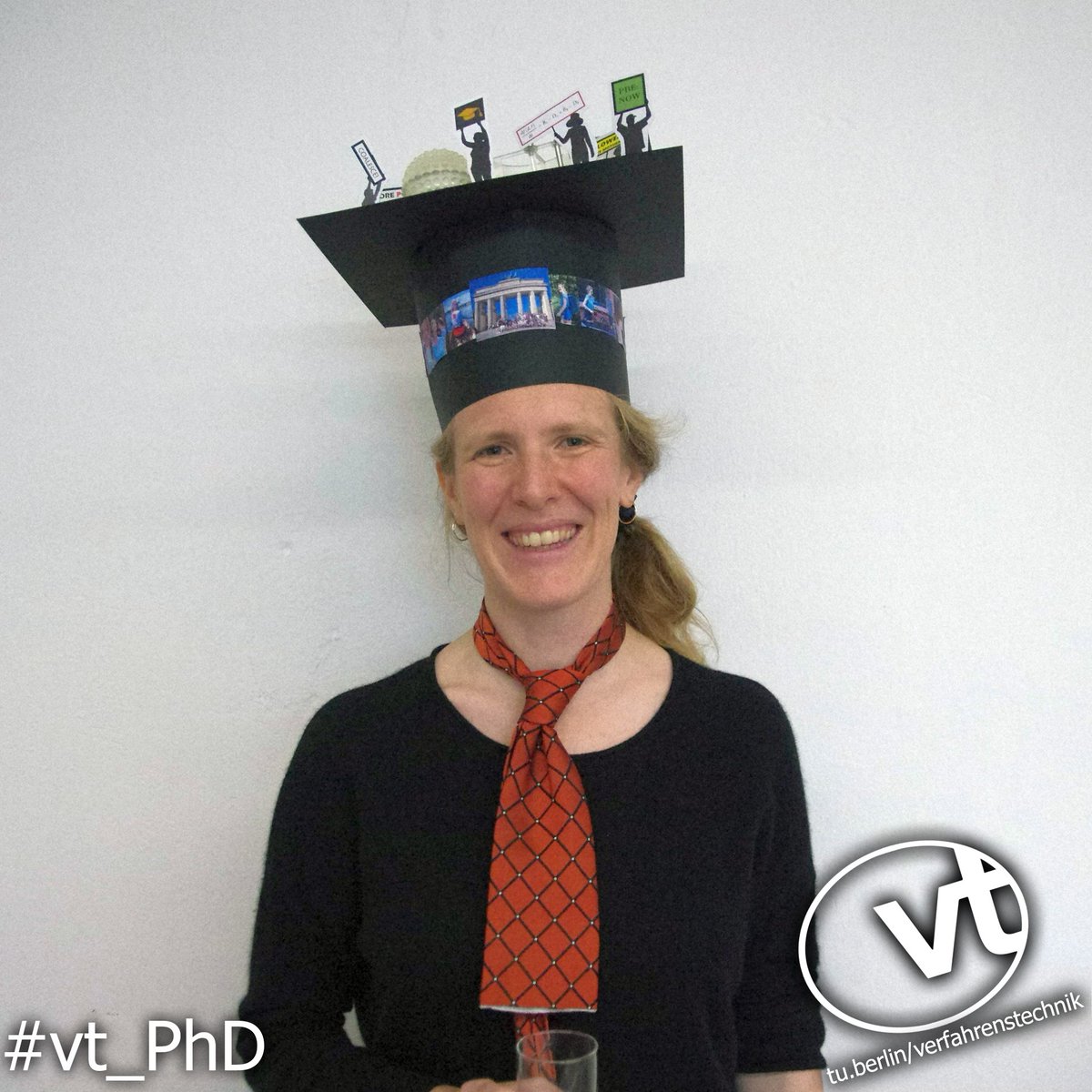tub_vt's tweet photo. We congratulate our former colleague Susanne Röhl for successfully defending her PhD thesis with the topic "Nanoparticles as additives in liquid/liquid systems: Exploring dispersion and phase separation processes".
#vt_phd #dontjustcelebrate https://t.co/rniq5Fr3ih