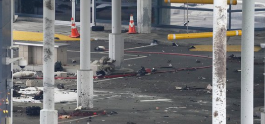 ClashtoWIN2's tweet photo. Rainbow Bridge Update:
U.S. officials say 'no indication' Rainbow Bridge vehicle explosion was terrorist attack, after Canadian caution.
#rainbridge #usa #canadanews #UnitedStates #unitedStatesofAmerica #Newsnight
https://t.co/yPLCU64Doq