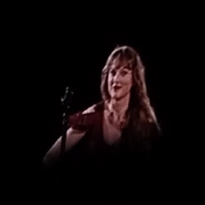 swiftiepoets's tweet photo. me encanta ver todos los ángulos qué hay de este momento LA CARA DE DEMENTE la amo https://t.co/KdfnOqa6FE