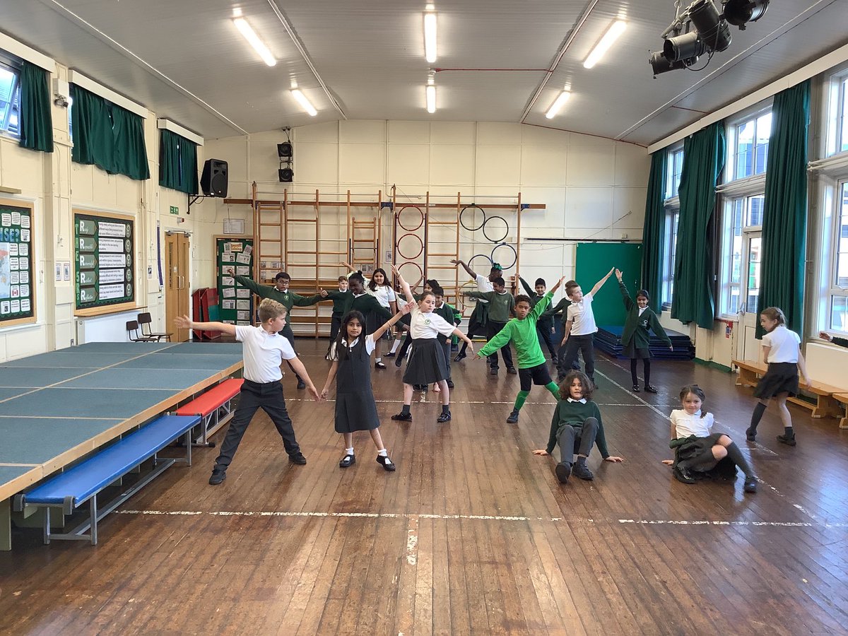 agjsschool's tweet photo. #agjs #agjpine #agjstrictlycomedancing 
Pine class loved their dance session https://t.co/0OMXiZJSQl
