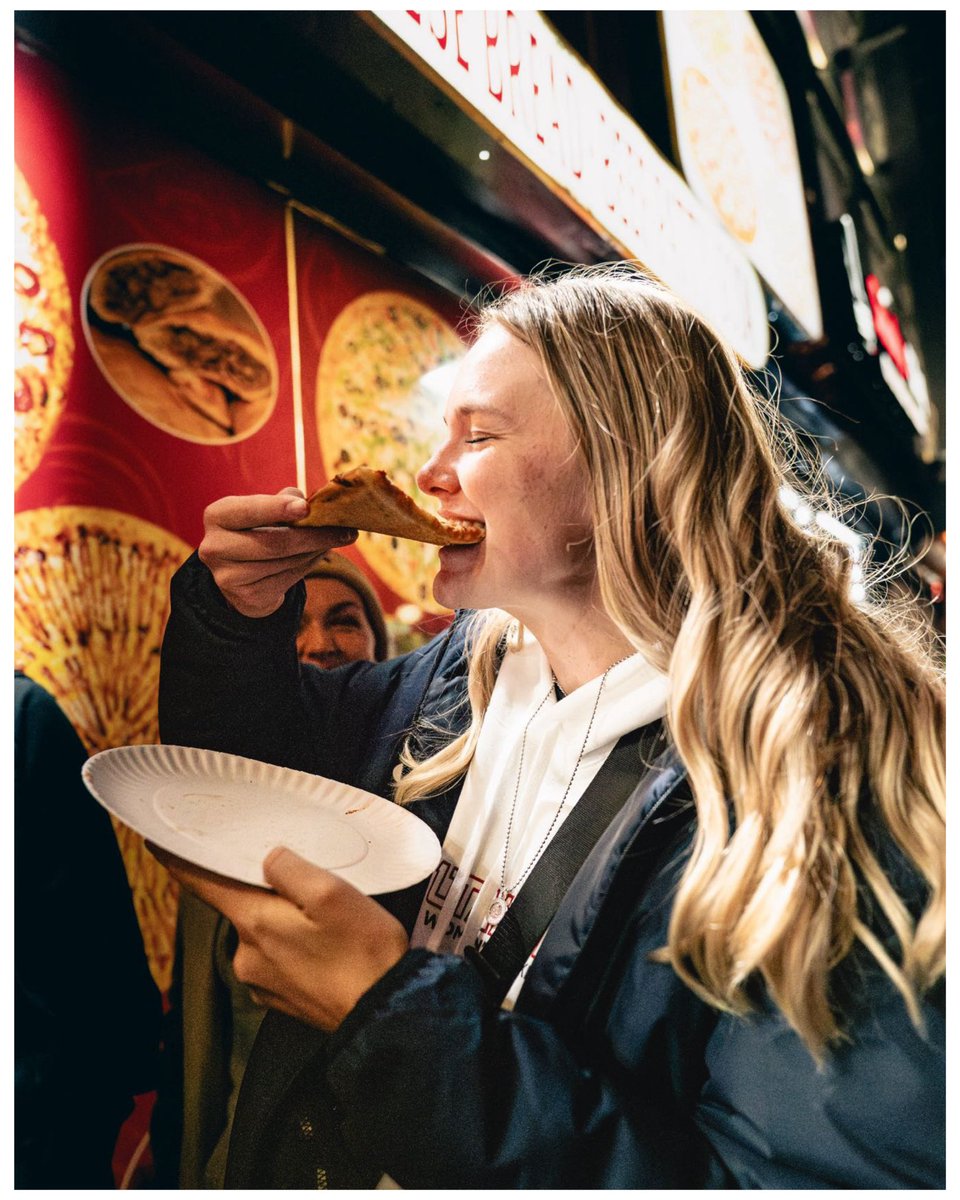 Y’all ever share 1 slice of 99 cent pizza with your team? 🍕
Got into NYC last night 🍕🌃

#utahtechblazers | #nyc