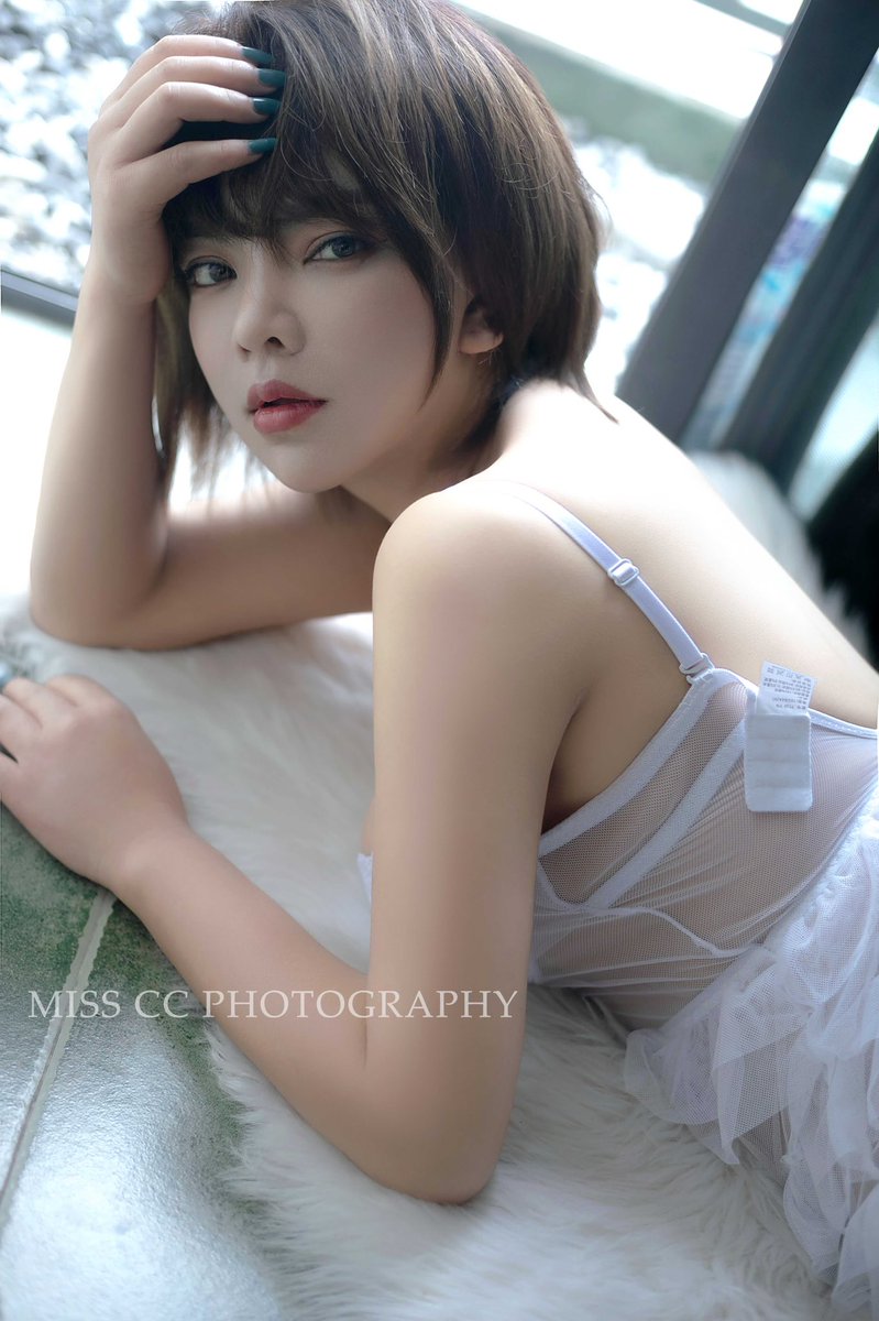 分享的心
早就断在那一刻了

摄影/@misscc520 
出镜/@zhengxintong5 https://t.co/cOP81EWEpD