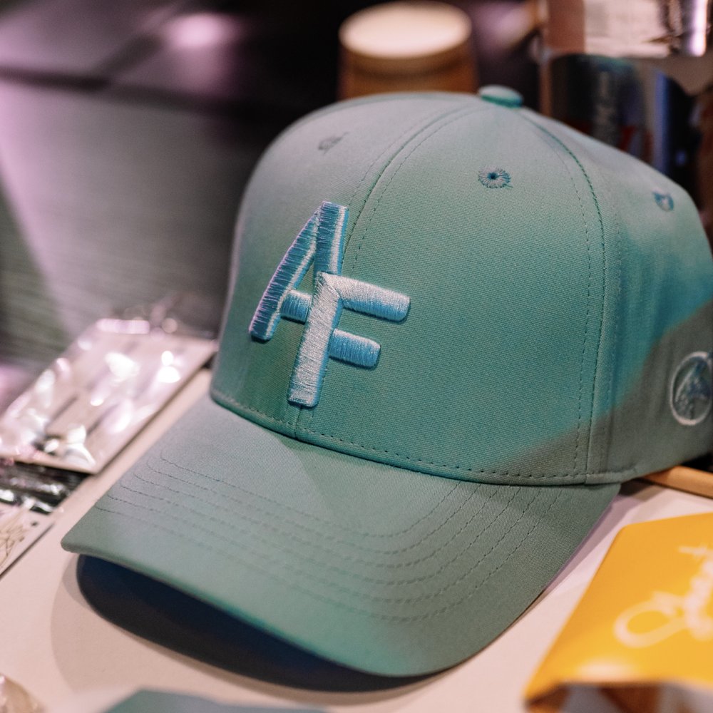 AssessFirst's tweet image. Elles ne sont pas trop belles nos nouvelles casquettes ?! 😍 

#Goodies #CultureEntreprise #assessfirst 

📸 : @Renucci_Studio
