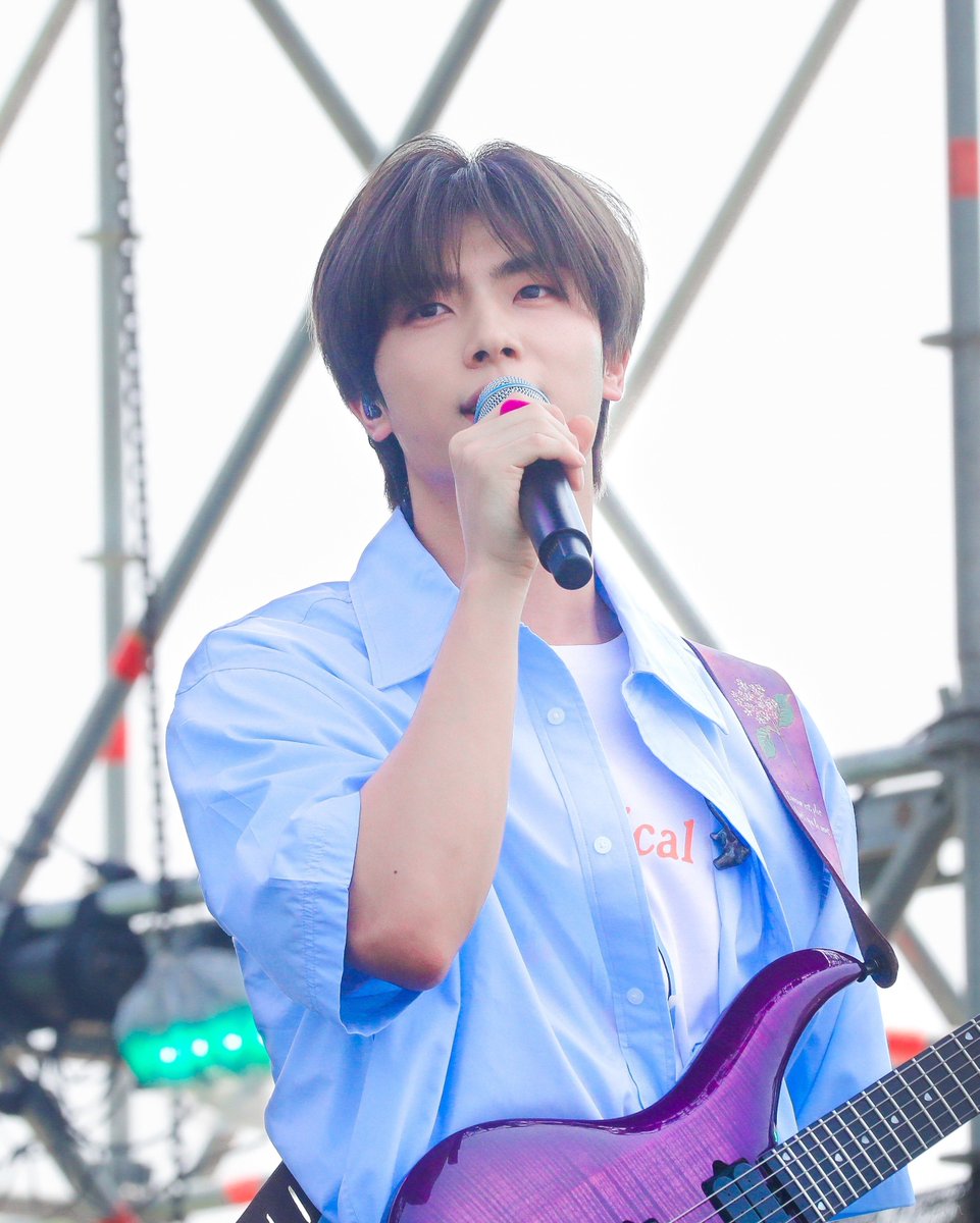 zzon_YONGhoon's tweet photo. 🪐231124🪐

우리 현구 생일 너무 축하해..💜
얼른 보고싶다🥺🥺

#GUITAR_GENIUS_KANGHYUN_DAY
#무한한_우주아래_강현이라는_궤도
#강현 #KANGHYUN #원위 #ONEWE https://t.co/P7OK11NbFM