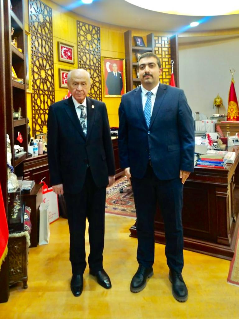 yaltintas55's tweet photo. Mensubu olmak gurur duyduğum Milliyetçi Ülkücü Hareket'in bir neferi olarak Liderimiz Sayın Genel Başkanımız Devlet Bahçeli'nin elini öpüp, hayır duasını alıp, 31 Mart 2024 tarihinde yapılacak olan Mahalli İdareler seçimlerinde İlkadım Bld. Bşk. a.adaylığı için başvurumu yaptım. https://t.co/8V7LTua0vk