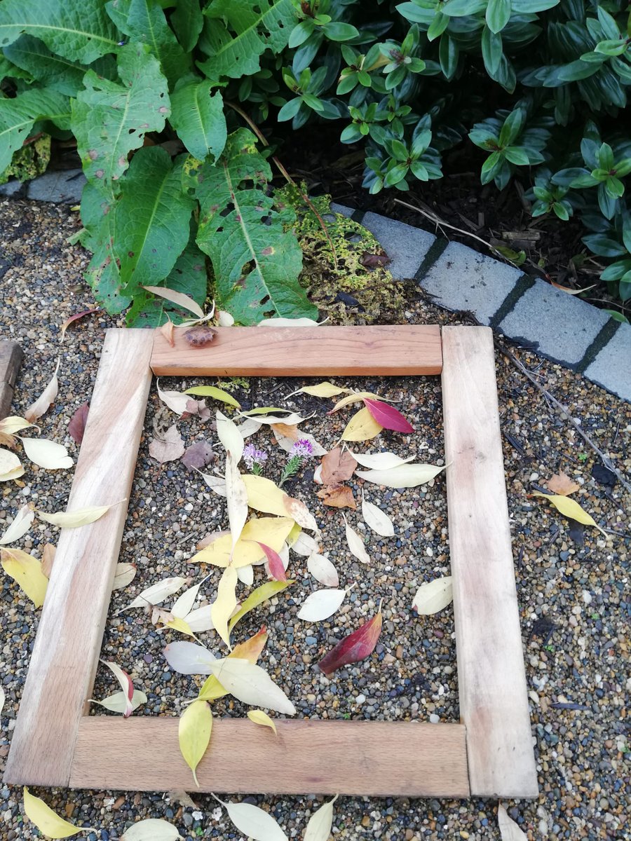 theLEAFcentre's tweet photo. Lunchtime outdoor learning. Building and creating. Forest school themed Nature Art. #Creativity #activelunch https://t.co/LbqSv8BkTK