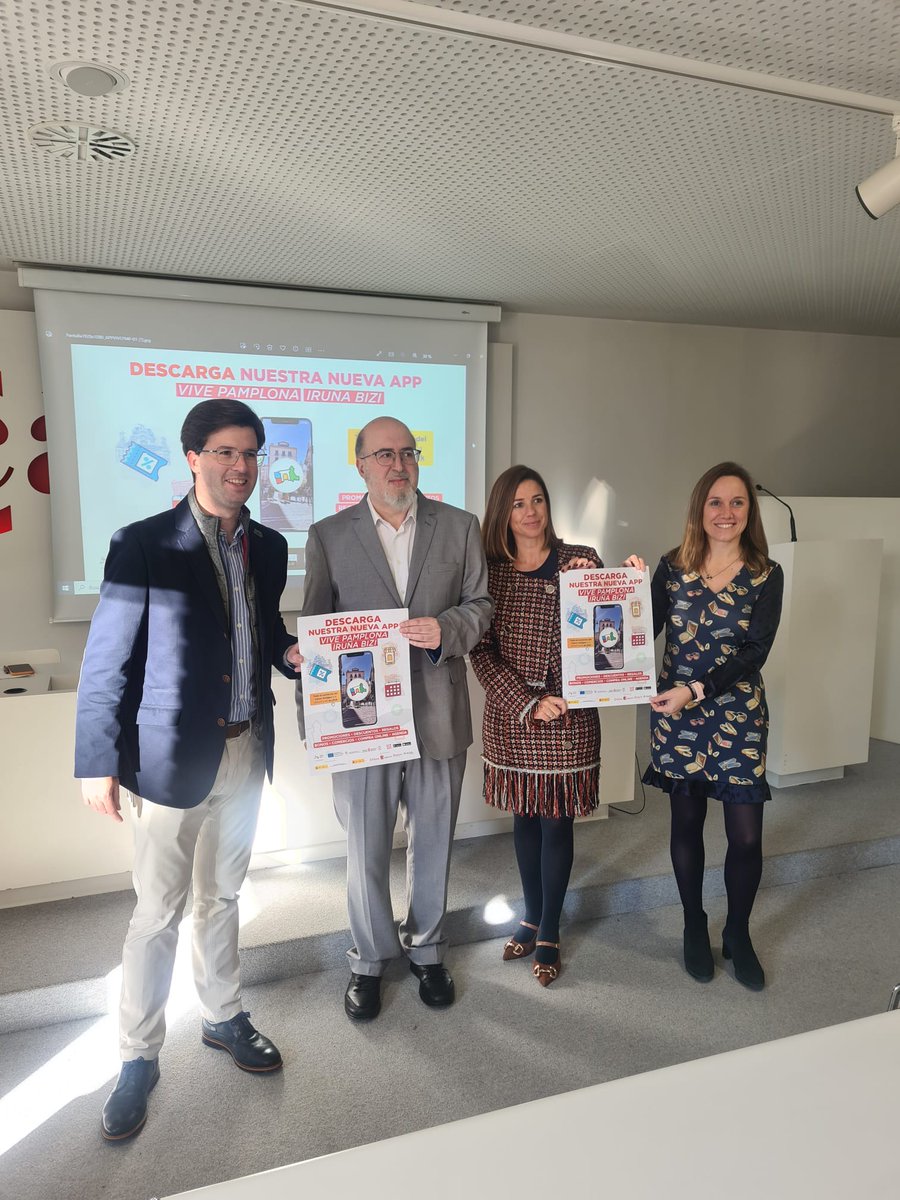 Esta mañana hemos presentado nuestra app de fidelización, venta on line e información de actividades "Vive Pamplona-Iruña Bizi", desarrollada para iOS y Android y que que ya se puede descargar de los  stores: otro pasito más en la creación de nuestro pequeño ecosistema digital.