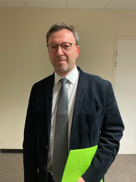 Félicitations au Pr Antoine Hamel pour son élection en tant que nouveau doyen de la faculté de médecine de Nantes. Un programme et un impétrant à la hauteur des enjeux.
Merci et bravo au Pr Pascale Jolliet pour son travail, sa bienveillance et ses valeurs. La relève est assurée !