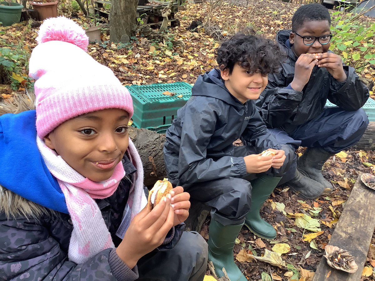 MoorlandPrm's tweet photo. Here’s some very proud Forest Schoolers who managed to build and maintain their small fires safely and make their own snack this morning! Well done Fir Class!! #Makingsmores https://t.co/ITXj5O9wZZ