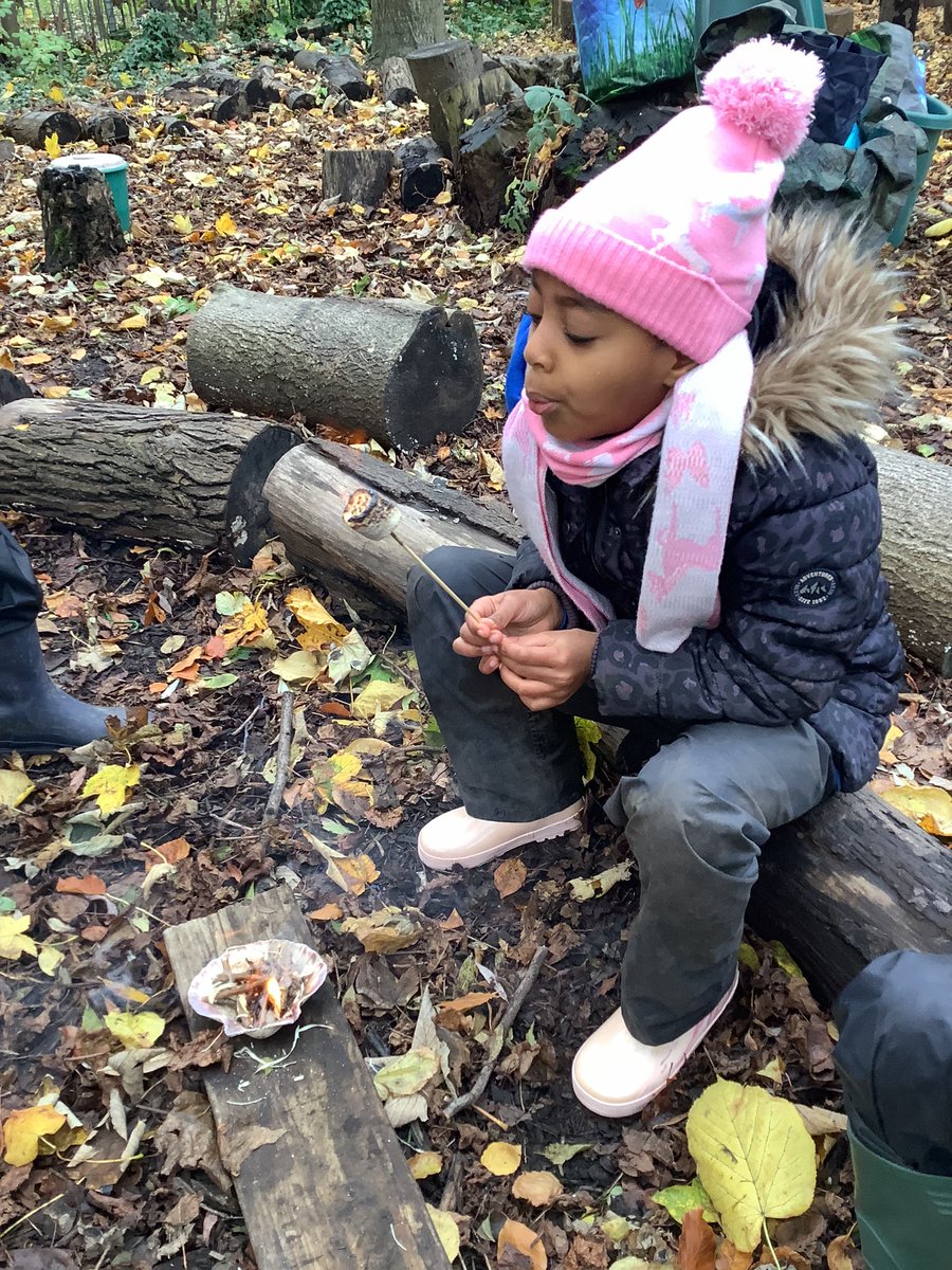 MoorlandPrm's tweet photo. Here’s some very proud Forest Schoolers who managed to build and maintain their small fires safely and make their own snack this morning! Well done Fir Class!! #Makingsmores https://t.co/ITXj5O9wZZ