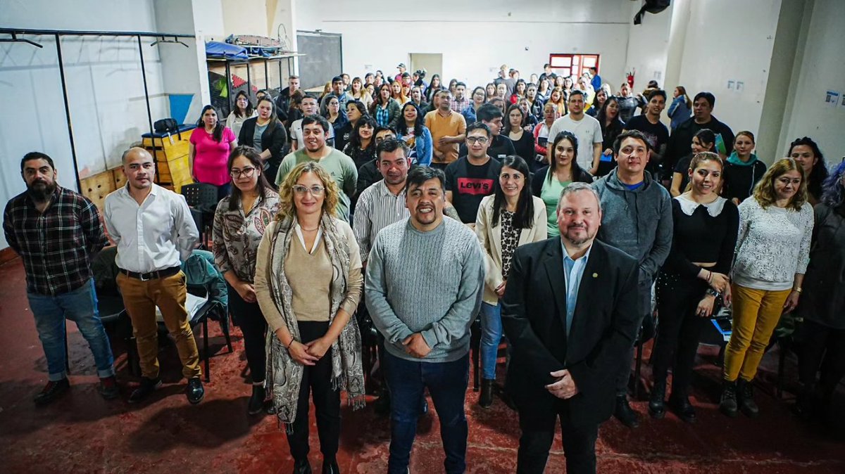CeciGomezMirada's tweet photo. La formación continua, una herramienta fundamental para fortalecer la gestión local

@Harrington_TdF 
@TolhuinMuni 
@RParlamentarias https://t.co/XqT4GnKJRe