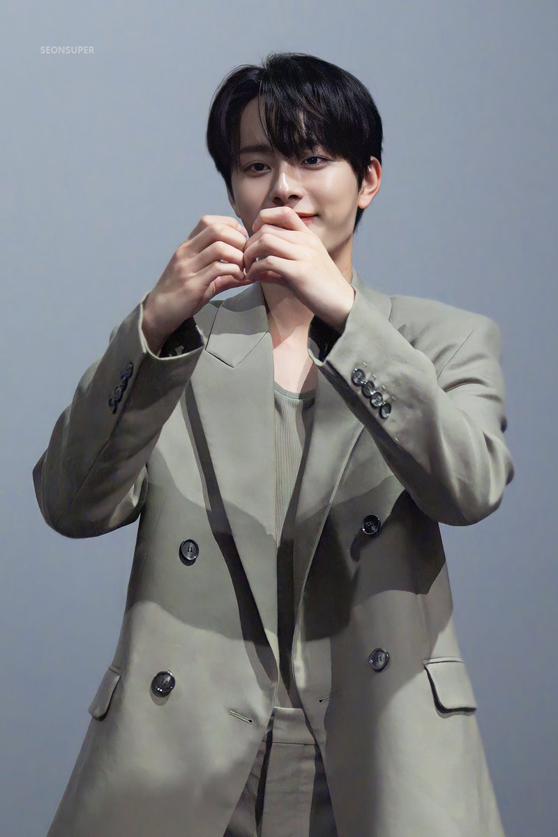 231122 #사채소년 개봉첫날
홍대CGV 
영등포CGV
#유선호
꼬물꼬물 고양이하트😸♥️