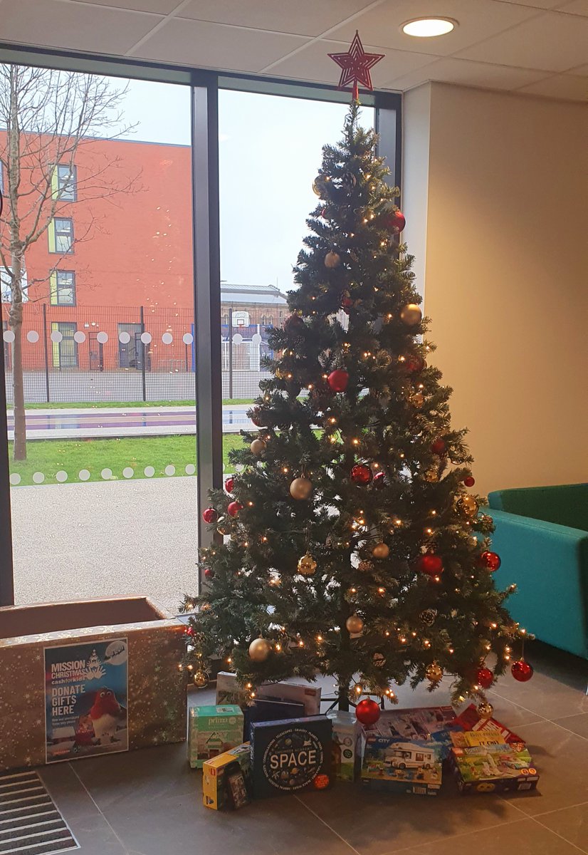 🎁Mission Christmas is well underway at #SheffieldOlympicLegacyPark🎁 Partners at the Park are supporting the @cashforkids campaign to ensure no child wakes up without a gift on Christmas morning. Donate at EIS Sheffield, iceSheffield, Canon Medical Arena & Community Stadium 😊