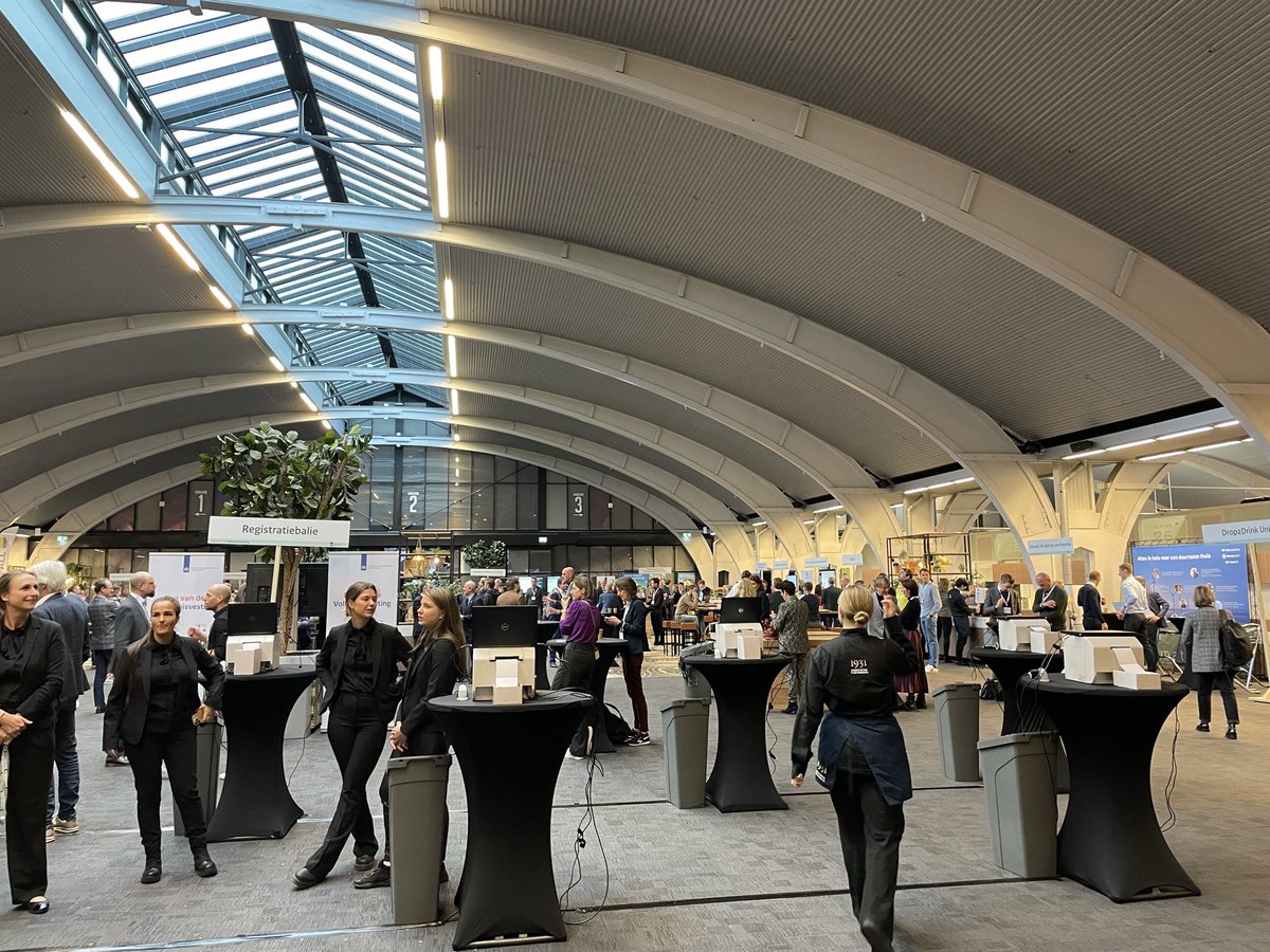 Maandag was ik op de Dag vd Volkshuisvesting: een enorme groep mensen en projecten en oude bekenden. Wat ik heel nuttig vond was ‘t straatje met flexwoningen <a href="/MichivanDijk/">Michelle van Dijk</a> en mn hart sloeg over bij #minitopia. Dat wil ik in het echt gaan zien in oa #eindhoven!