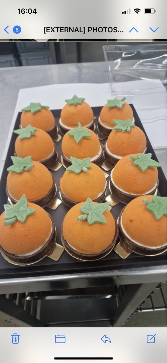 UnitedGva's tweet photo. 🦃🍁✈️ From the GVA Team: Happy Thanksgiving to all our American friends celebrating! ✈️🍁🦃
🎃@GVA Airport, we're sending warm wishes your way with delightful pumpkin sweets, celebrating this day of gratitude with you. #united #ThanksgivingDay2023 #FlightOnTime #GVAteam https://t.co/B4fbbv7cHY