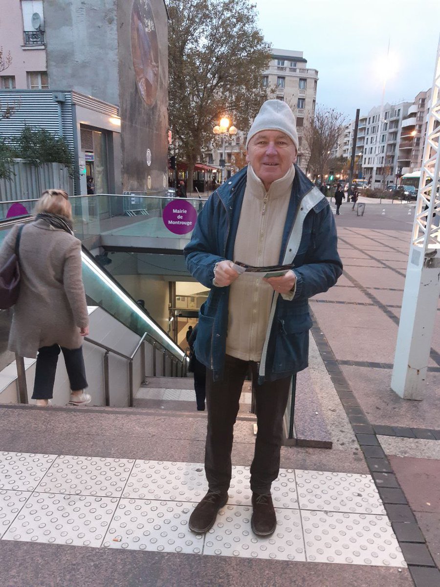 "L'#Europe seule peut nous donner une capacité d'action dans le monde face aux grands défis contemporains" <a href="/EmmanuelMacron/">Emmanuel Macron</a> .
Présents ce matin, place Emile Cresp, au métro Mairie de #Montrouge pour échanger avec nos concitoyens