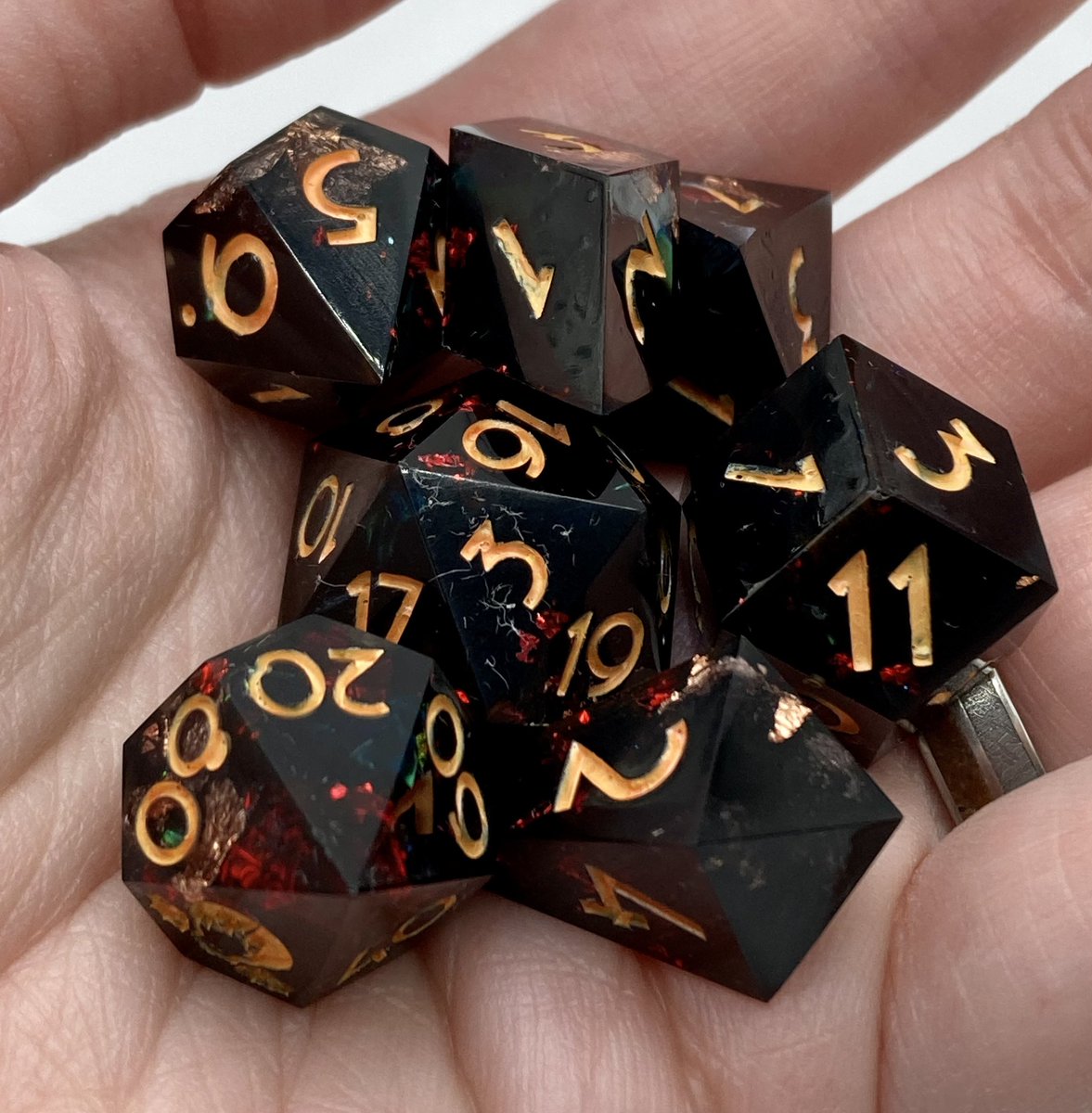 Celebrating 1900 followers here with a #Giveaway. To win, you must follow OddDuckDice. To enter once, ❤️this post. To enter twice ❤️&amp;🔁 this post. Entry ends 11/25 @ 12PM EST. I will quote this post &amp; @ the winner. May the odds be in your favor. #dice #Thankful #dnd #handmade