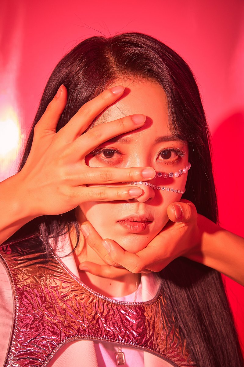 moonbtea's tweet image. MOONBYUL 'Dark Side Of The Moon' (b-cuts) - Contains 23 UHD/HD + 27 UHDs 'DSOTM' BTS Images.

: ko-fi.com/s/b5c211e49b

#문별 #MOONBYUL #DSOTM #마마무 
#MAMAMOO #Dark_Side_Of_The_Moon