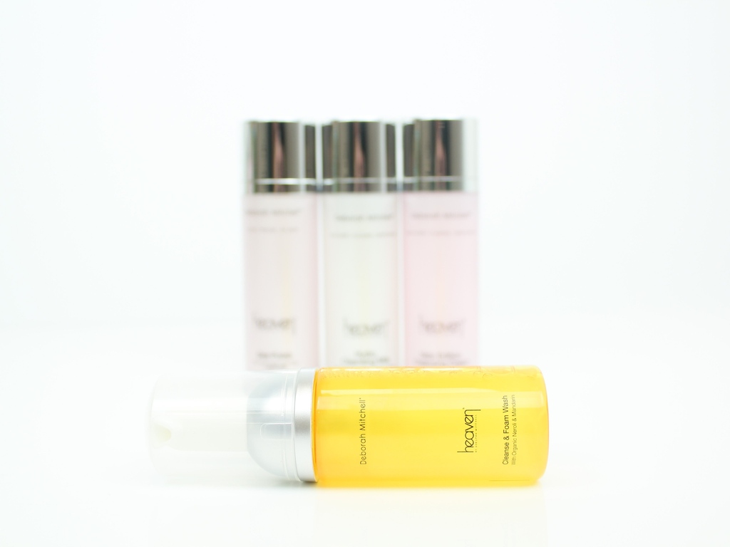 heavenskincare's tweet photo. Beauty's golden rule ... always remove your makeup before bedtime. Leaving it on can clog pores and cause breakouts. Shop my range of cleansers here: https://t.co/4vZRfgDcQe
#MakeupRemoval #HealthySkin #HeavenSkincare #CleanseAndGlow https://t.co/6qCD0Wvh1H