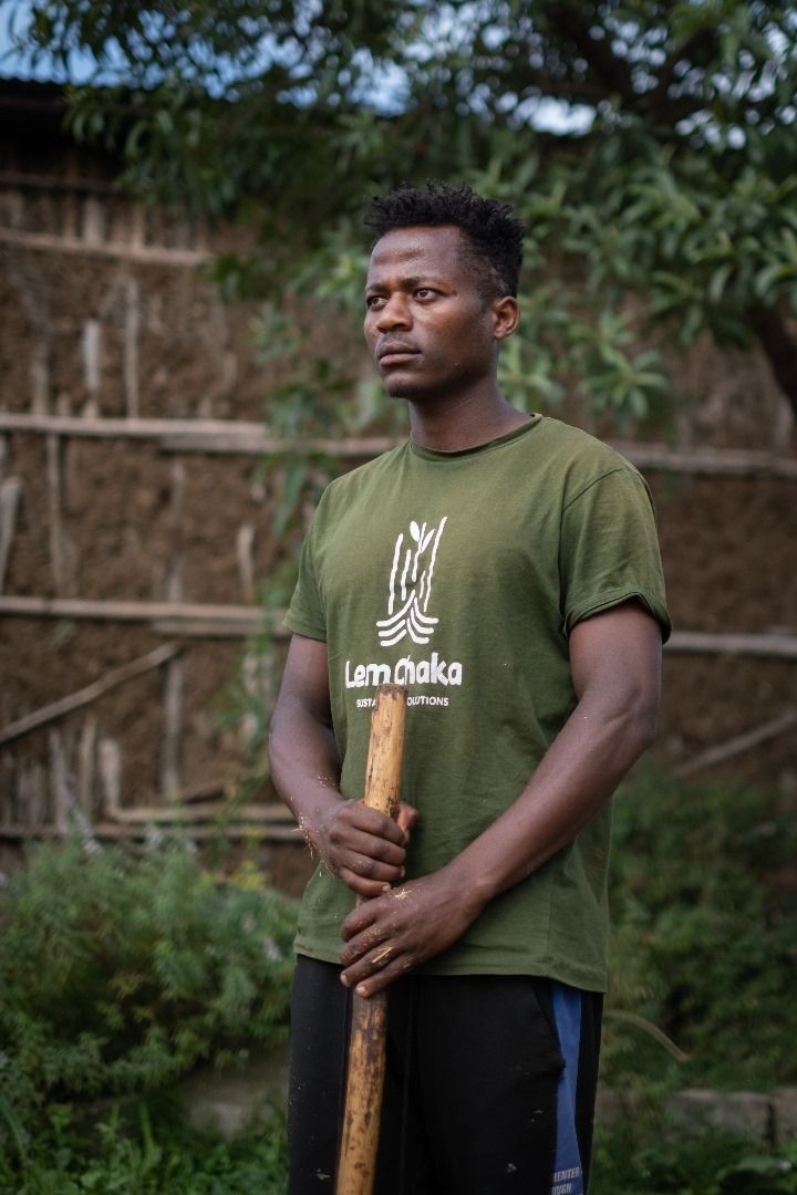 LPI_voices's tweet photo. We're excited for our first photojournalism in the Horn of Africa Bulletin! Discover Lem Chaka, an Ethiopian food waste company, via @ghostttii narrative &amp; visuals. Discover their journey tackling food waste influencing the environment &amp; community welfare.
https://t.co/W2nWQnEv9F https://t.co/8guhk8Yybd