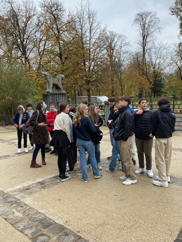 CollegeLongueau's tweet photo. Dans le cadre du projet "Mes identités, ma France", piloté par le pôle d'actions éducatives d'@AmiensMetropole  , les élèves de 3 Gandhi du @CollegeLongueau visitent aujourd'hui l'Institut du Monde Arabe et le musée de l'histoire de l'immigration à Paris https://t.co/kb423L4Ktg
