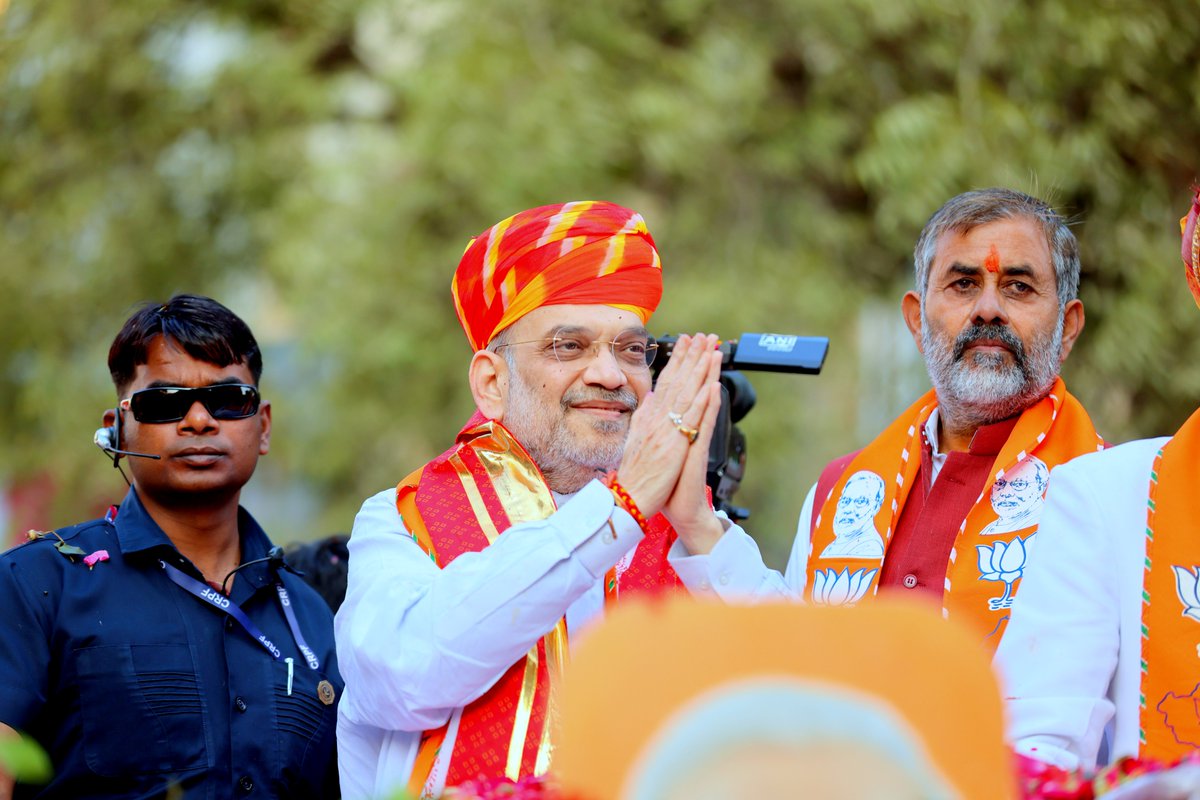 AmitShah's tweet image. श्रीनाथ जी की पावन भूमि नाथद्वारा की जनता के इस अपार स्नेह और समर्थन के लिए कोटि-कोटि वंदन।
#राजस्थान_बोले_कमल_कमल