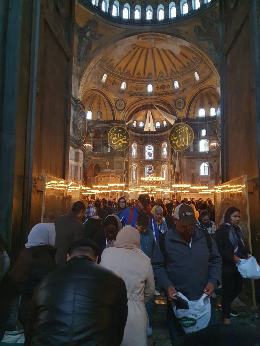 UIDBottrop's tweet image. Şube olarak İstanbul Kazan biz Kepçe diyoruz ve nereden geldiğimizi unutmadan, Tarihimizi unutmadan ziyaretlerimizi gerçekleştirerek Ankara yoluna devam ediyoruz. 
-Mısır çarşısı
-Sultan Ahmet
-Han Türbesi
-AYASOFYA cami 
-Yerebatan sarnıcı