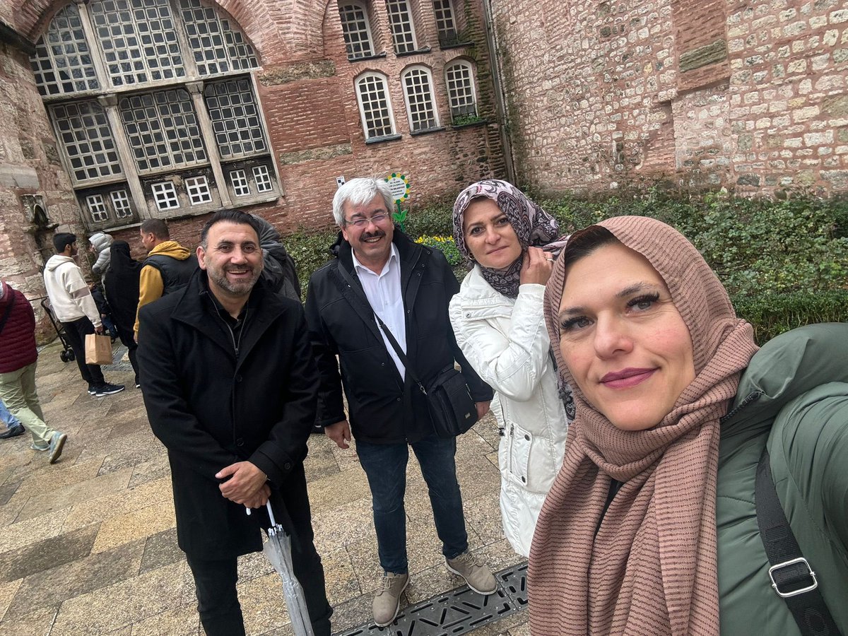 UIDBottrop's tweet image. Şube olarak İstanbul Kazan biz Kepçe diyoruz ve nereden geldiğimizi unutmadan, Tarihimizi unutmadan ziyaretlerimizi gerçekleştirerek Ankara yoluna devam ediyoruz. 
-Mısır çarşısı
-Sultan Ahmet
-Han Türbesi
-AYASOFYA cami 
-Yerebatan sarnıcı