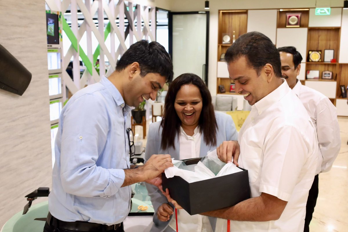 milinddeora's tweet image. I had an amazing visit to @ideaforge_tech earlier today with @ankit_ideaForge, CEO of India&apos;s leading drone manufacturer.

Their journey from IIT to IPO was incredibly insightful &amp;amp; I&apos;m thoroughly impressed by the innovative prowess behind #IdeaForge UAVs. I&apos;m particularly…