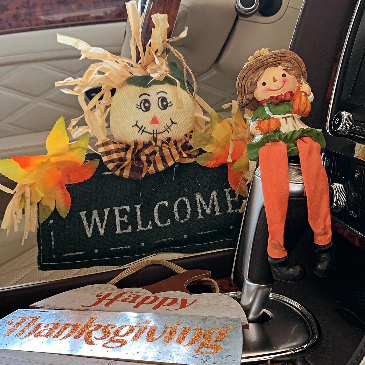 LasBrisaCarWash's tweet image. Happy Thanksgiving to you and your family🦃🍽️🧡Grateful for each of you🍂. #lasbrisas #carwash #oilchanges #open #today #turkeyday #tradition #thanksgivings #day #family #thankful #thankyou #thanskgiving #gracias #miamiflorida #usa #customer  Free🚘wash💦on your Birthday🎁