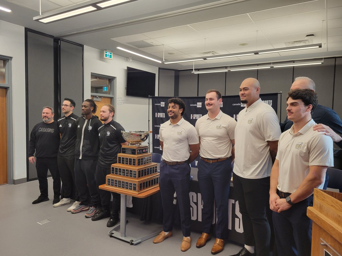 Mic_Chabot's tweet image. La table est mise pour le match de la Coupe Vanier, à Kingston!