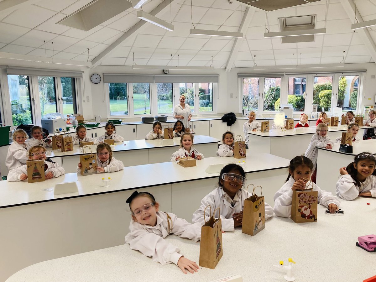 The whole of Pre-Prep enjoyed an exciting afternoon in the science laboratory! They conducted a range of interesting experiments including making toothpaste for an elephant! 🔍 🧪 #piperssenior