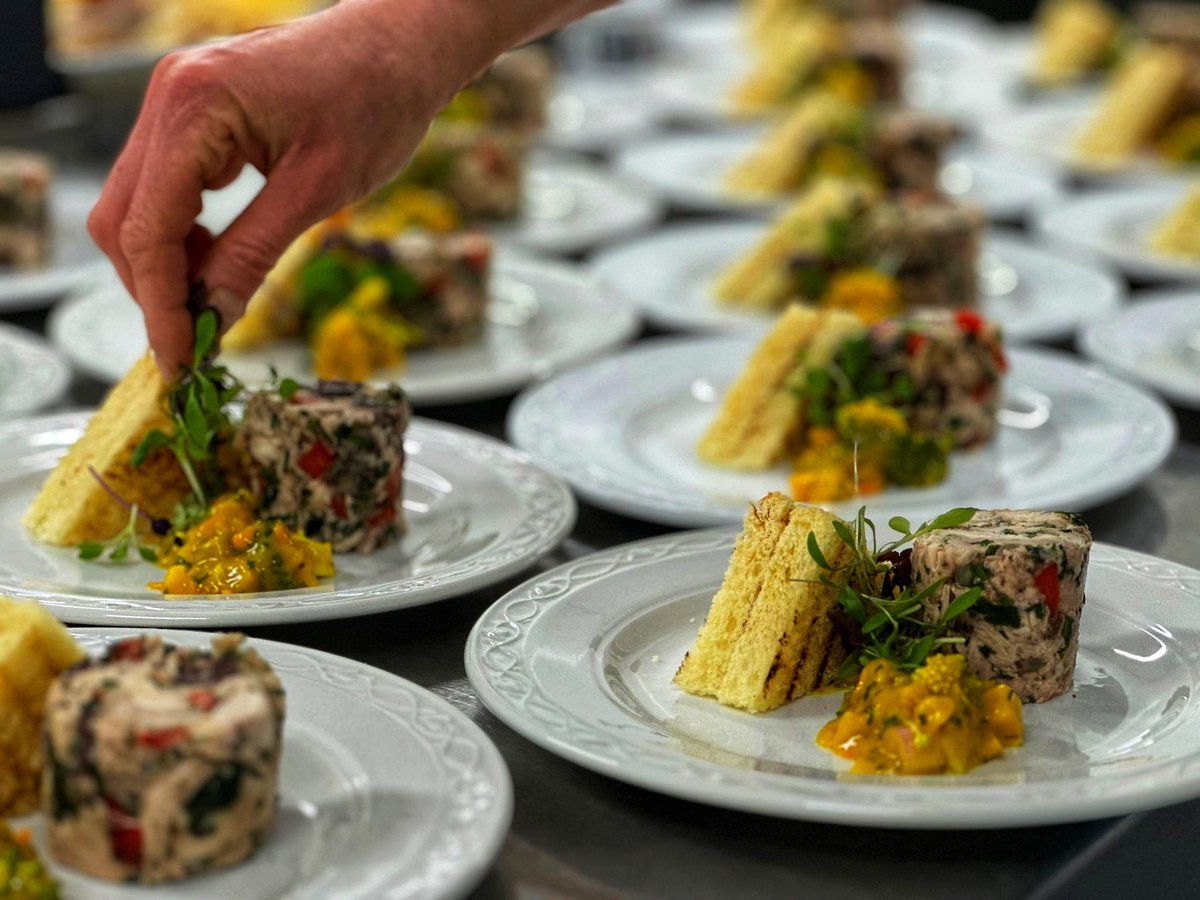 Josephmbryan's tweet image. Great feedback from the @SpedeNews legacy dinner. A fantastic @HolroydHowe team effort #hhdna @ChefSi71 @JPHolroyd @chefbenji64 @OliCullers @DanielCollier84 @DamianBlake4