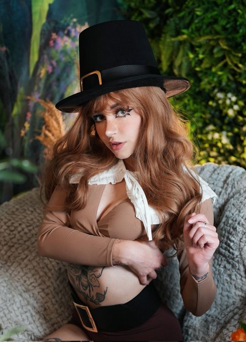 Do you think my family will kick me out if I show up to Thanksgiving like this? 😬 I think my ankles might